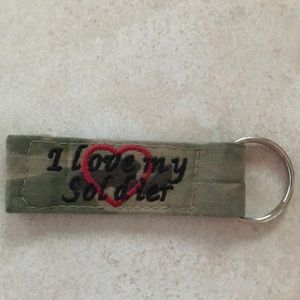 Army Mom I Love my Soldier keychain
